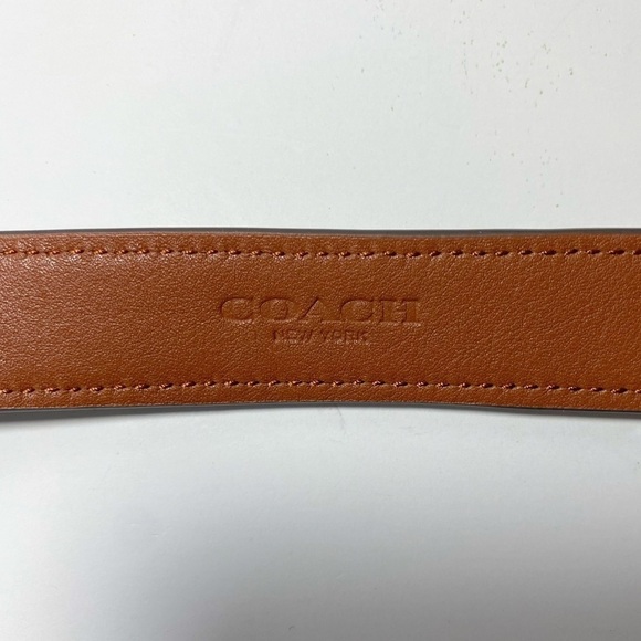 Coach Small Dog Collar Brown Khaki Signature C Includes an Apple AirTag Tracker - Picture 9 of 12